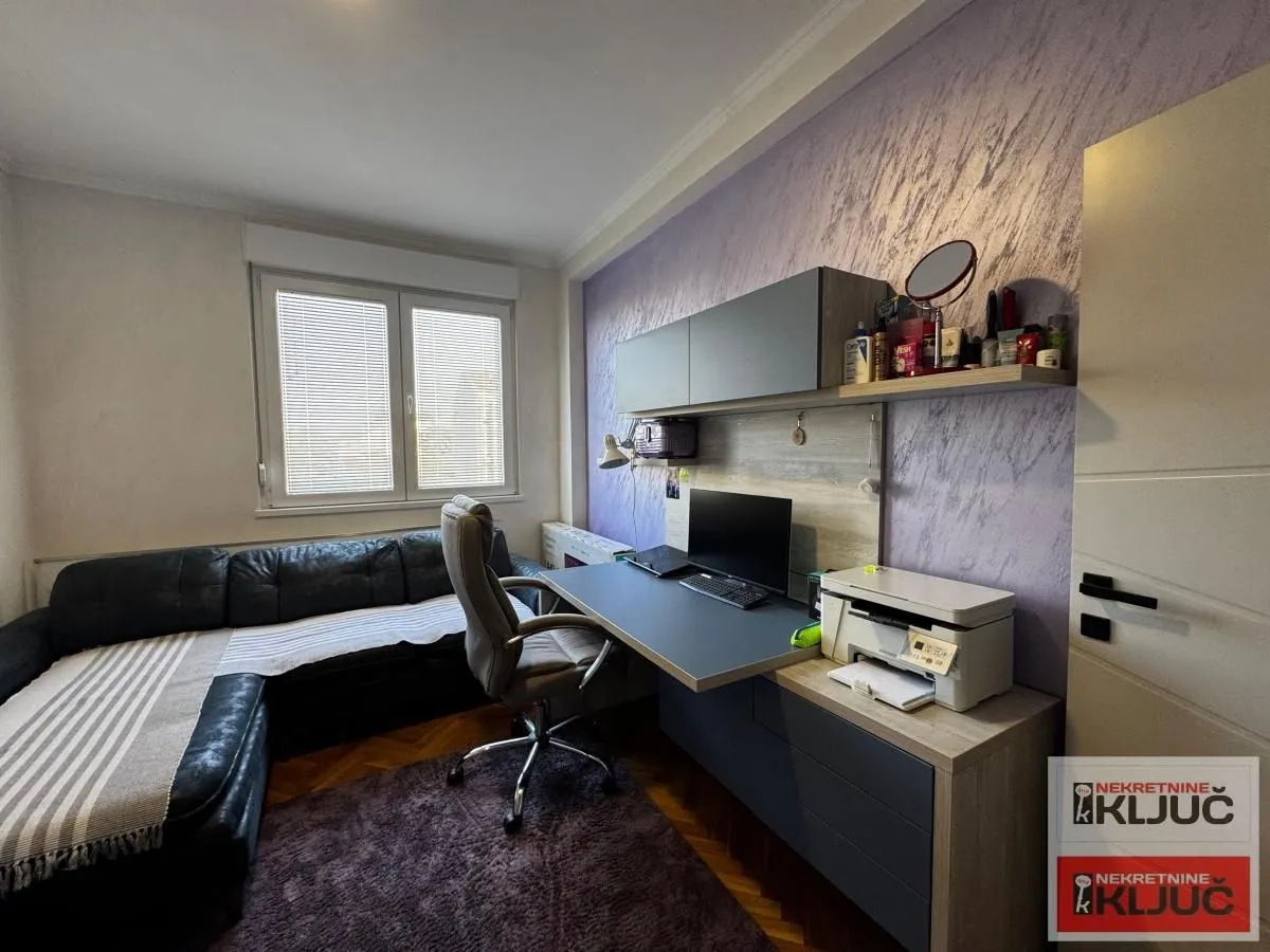 Prodaja, trosoban stan, 68m², Centar, Novi Sad
