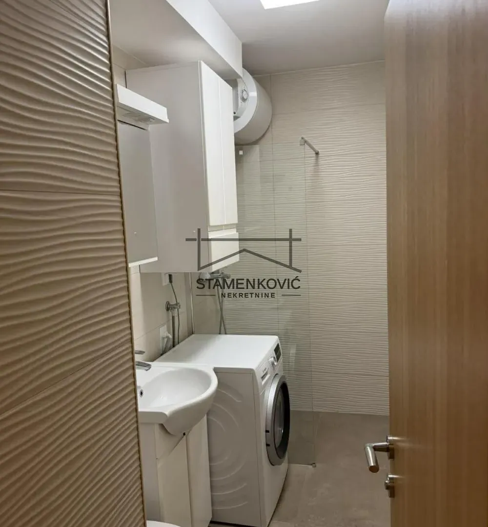 Izdavanje, jednosoban stan, 56m², Detelinara, Novi Sad Sve Podlokacije