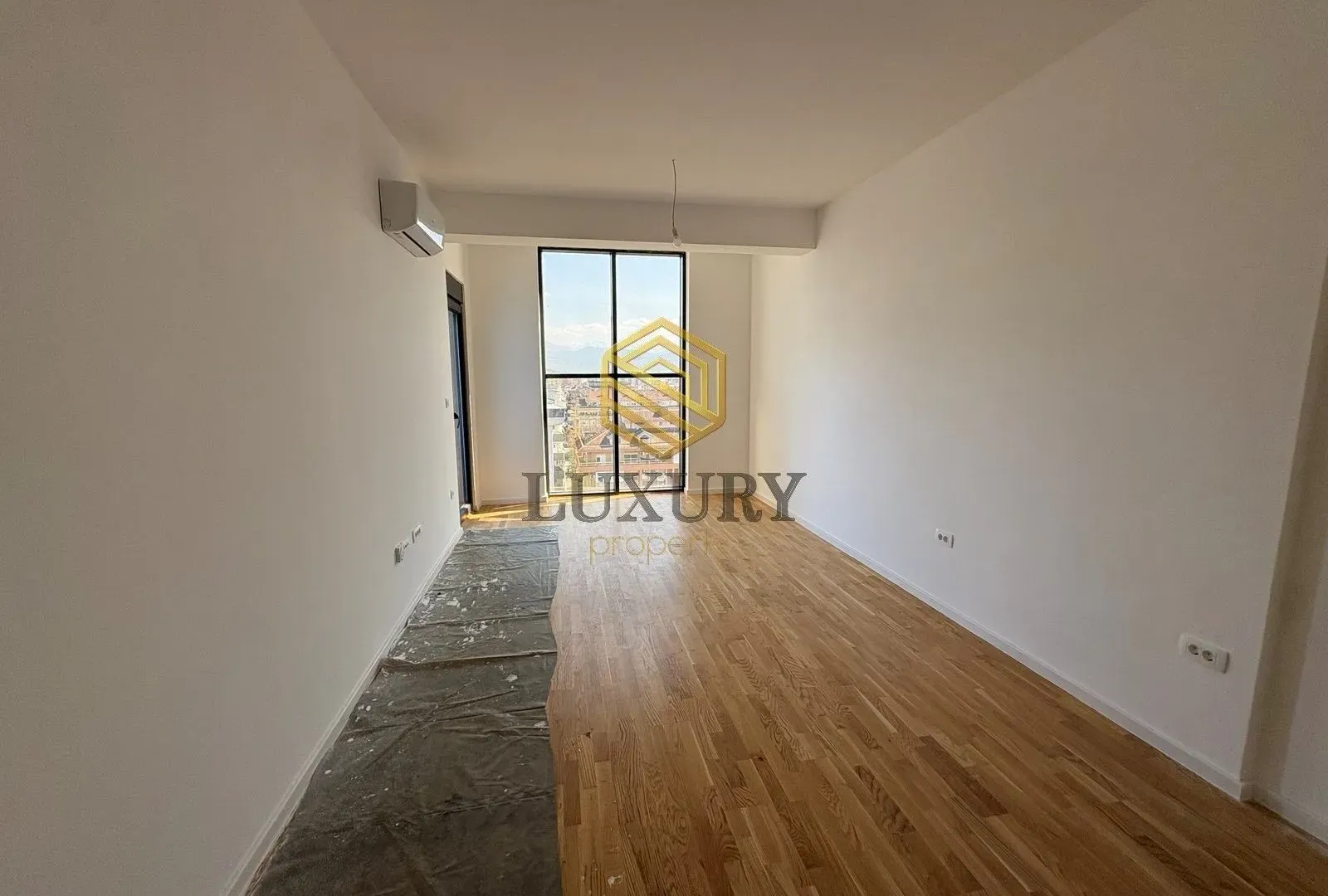 Rent, apartment, 275m², Stari Aerodrom, Podgorica