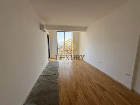 Rent, apartment, 275m², Stari Aerodrom, Podgorica - image 2