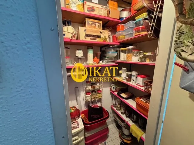 Prodaja, dvosoban stan, 75m², Zemun Kej, Zemun Sve Podlokacije