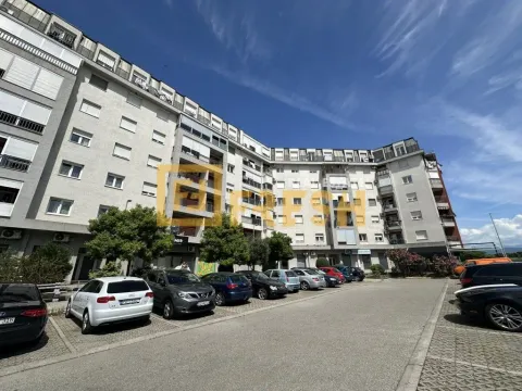 Izdavanje, poslovni prostor, 90m², Stari Aerodrom, Podgorica