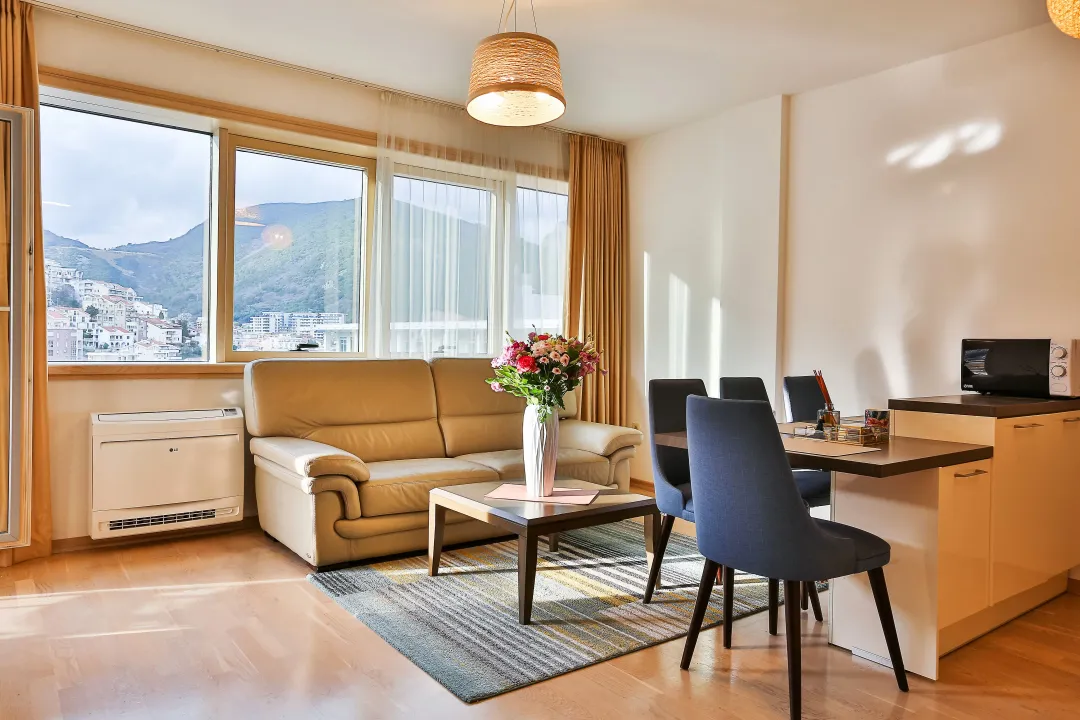 Rent, one bedroom apartment, 47m², Budva okolina, Budva