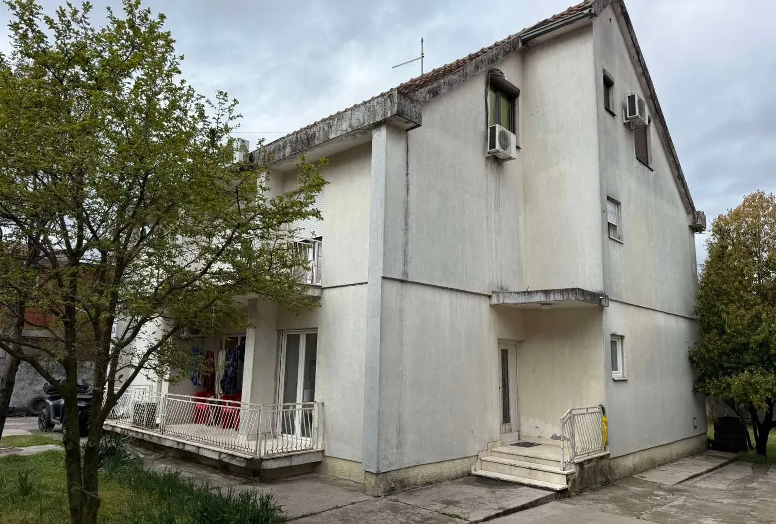 Prodaja, kuća, 370m², Zagorič, Podgorica