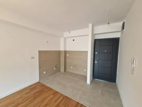 Prodaja, stan, 48m², Tivat, Crna Gora - image 2