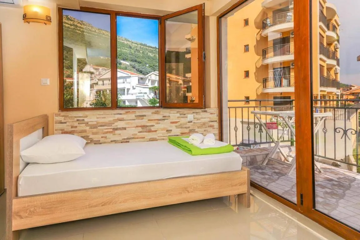 Sale, hospitality venue, 450m², Petrovac, Budva