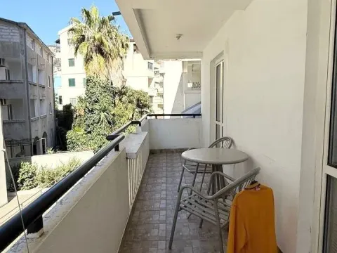 Sale, two bedroom apartment, 57m², Centar, Budva - image 2