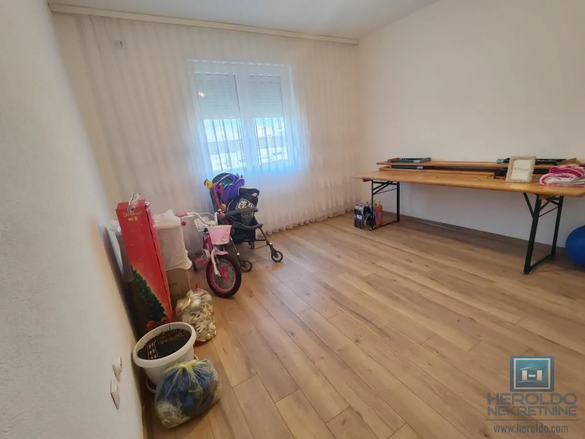 Prodaja, kuća, 270m², Budžino brdo, Jagodina