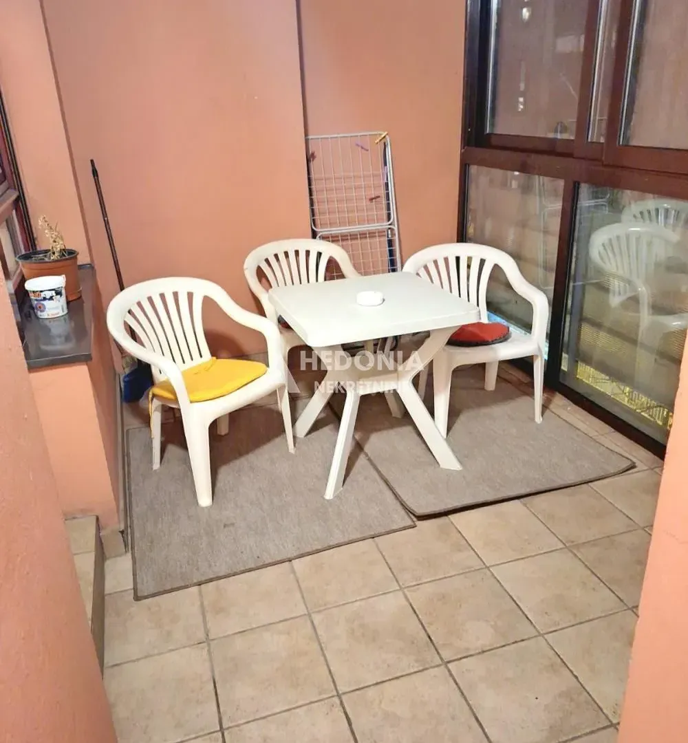 Rent, four bedroom apartment, 105m², Crveni Krst, Beograd