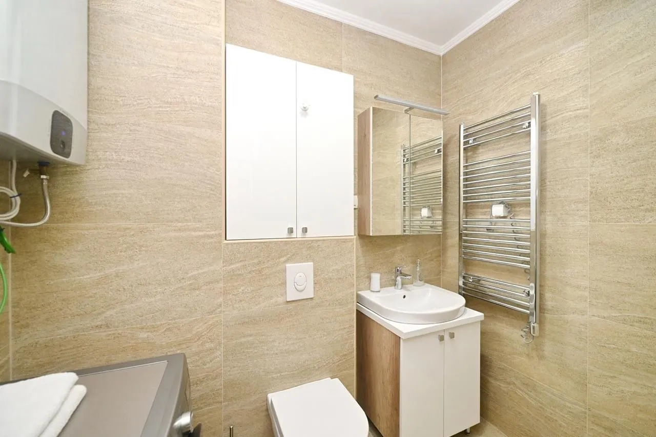 Rent, three bedroom apartment, 130m², Dobrota, Kotor