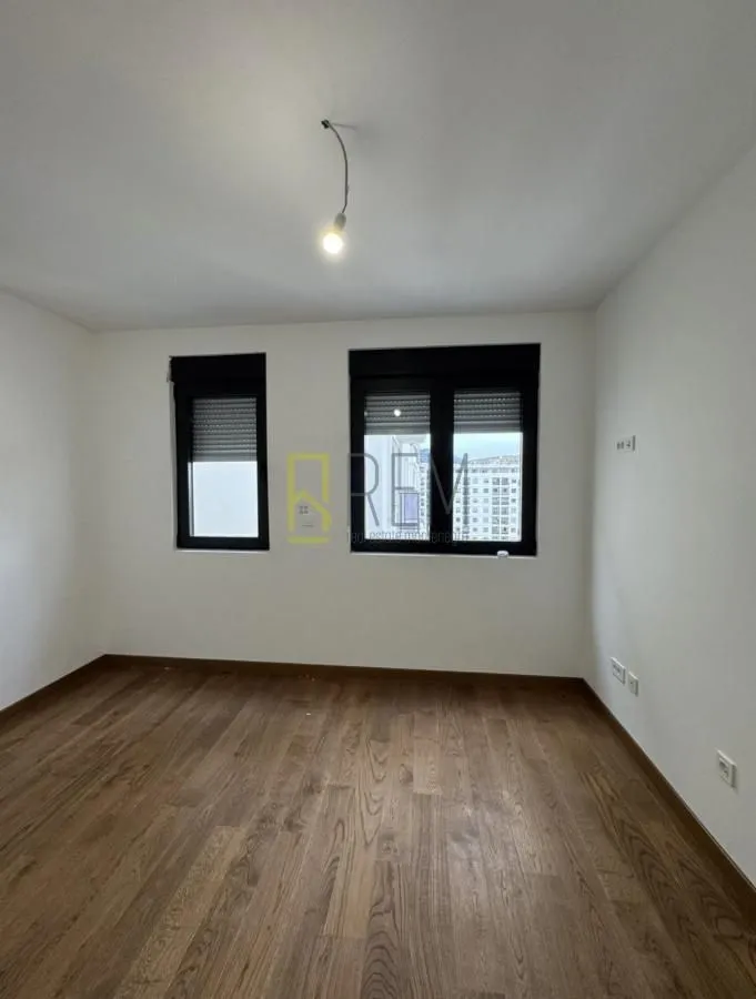 Izdavanje, dvosoban stan, 64m², Tološka šuma, Podgorica