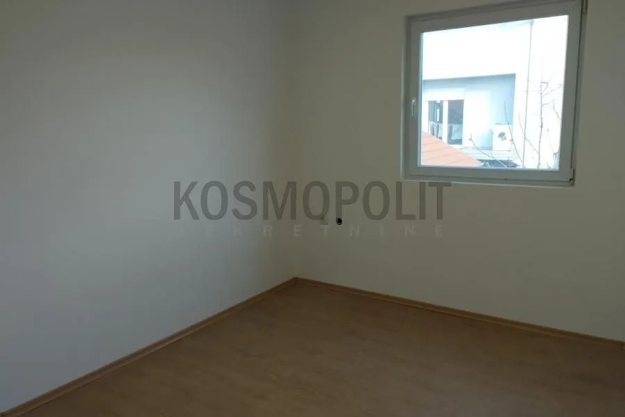 Prodaja, trosoban stan, 57m², Zemun Sve Podlokacije, Beograd