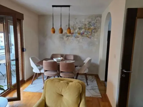 Izdavanje, dvosoban stan, 70m², Stari Aerodrom, Podgorica - image 3