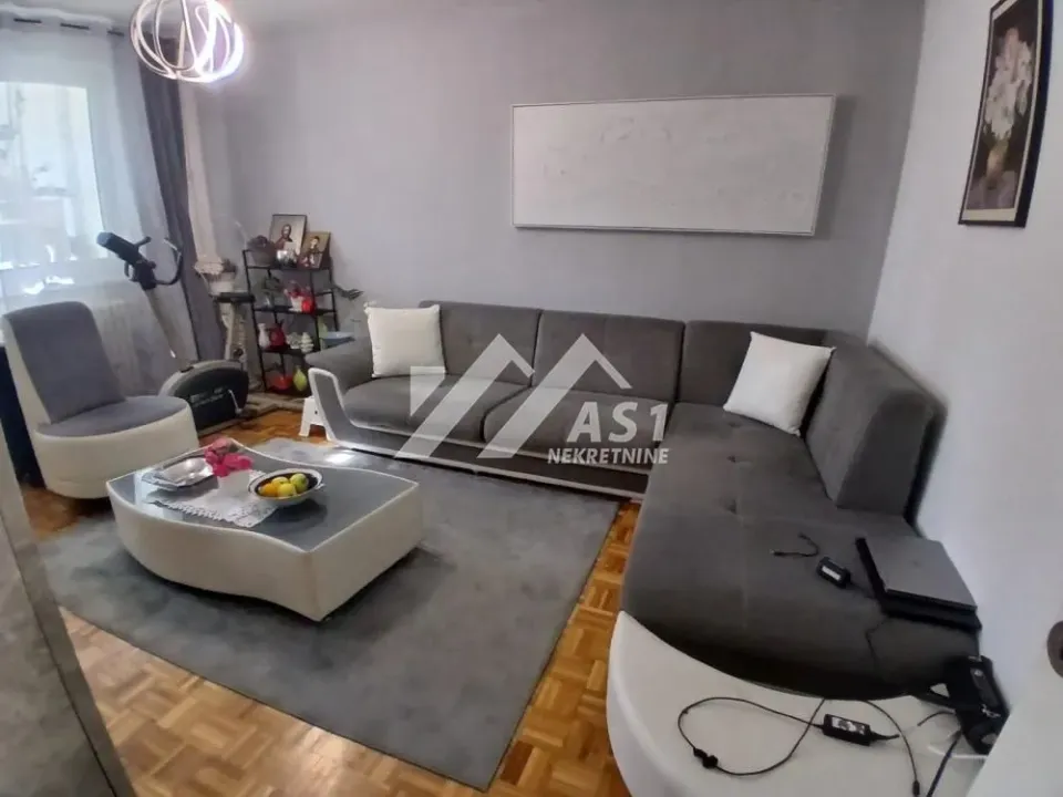 Prodaja, trosoban stan, 64m², Avijatičarsko naselje, Novi Sad Sve Podlokacije