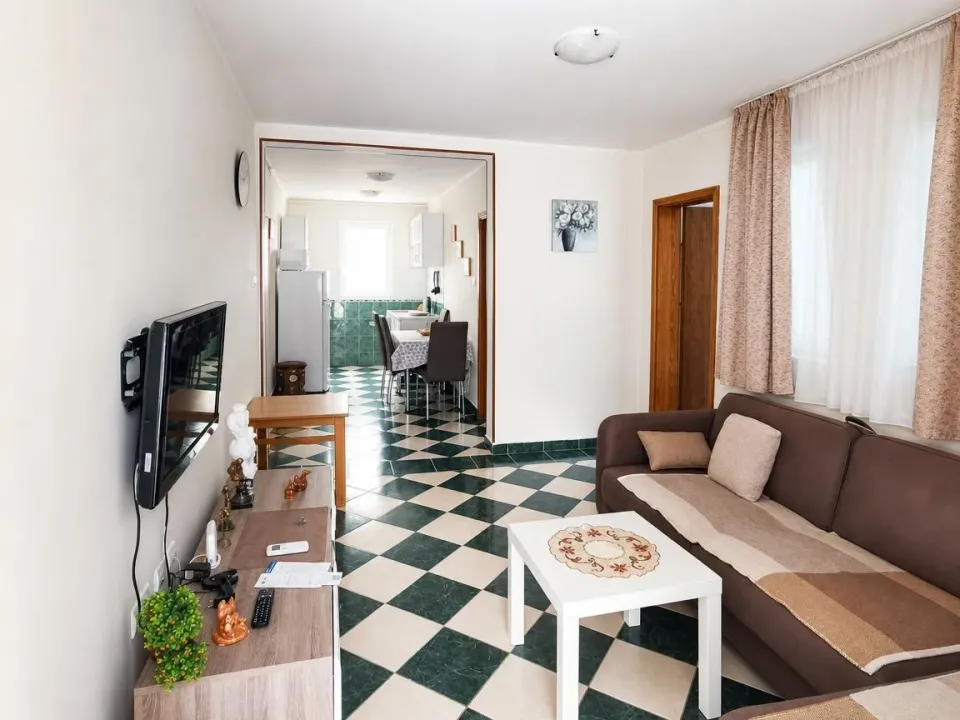 Rent, one bedroom apartment, 43m², Rafailovići, Budva