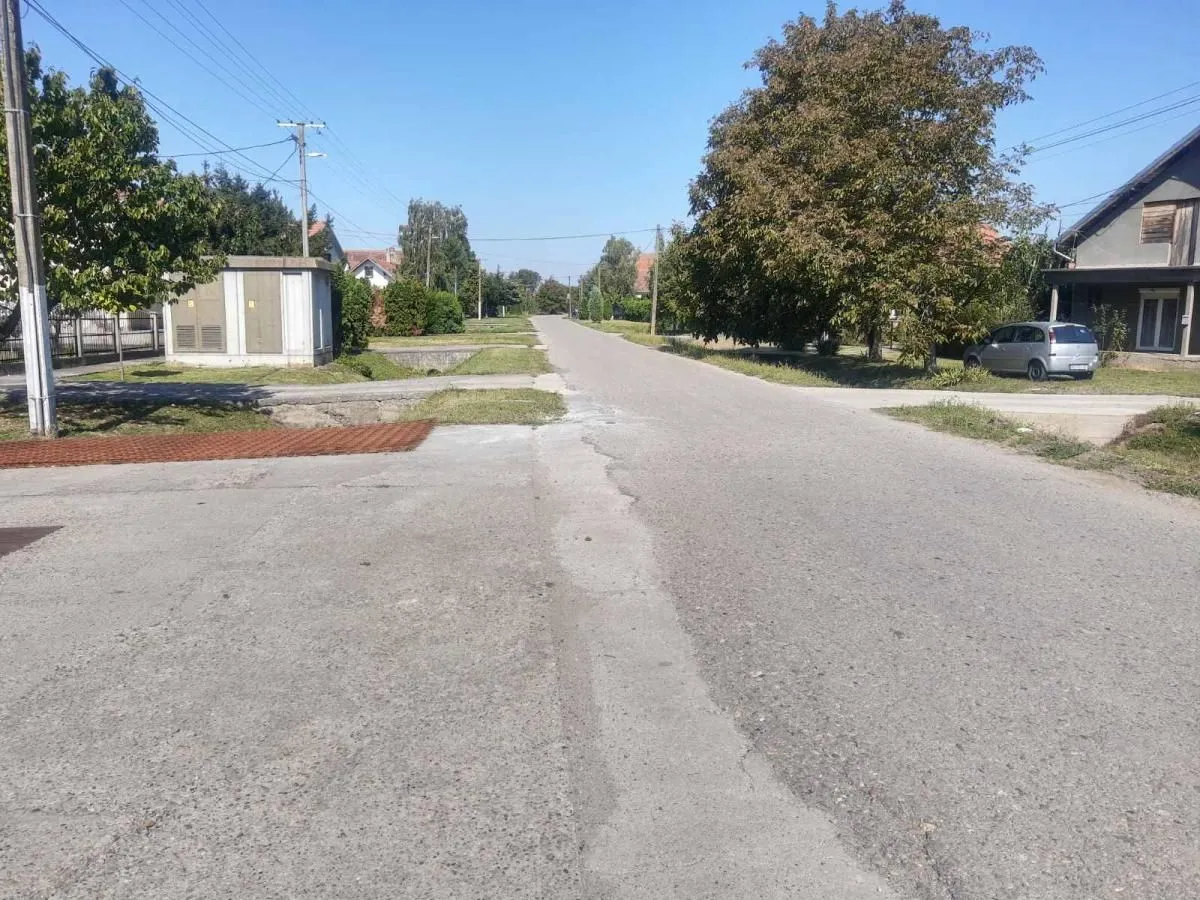 Sale, office space, 2090m², Šimanovci, Pećinci