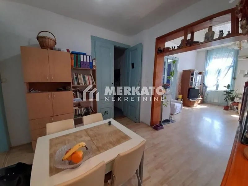 Prodaja, četvorosoban stan, 96m², Centar, Zrenjanin