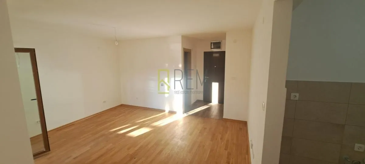 Prodaja, garsonjera, 31m², Stari Aerodrom, Podgorica