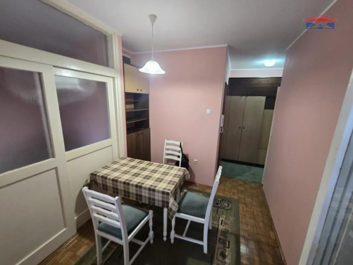 Izdavanje, jednosoban stan, 40m², Grbavica, Novi Sad Sve Podlokacije