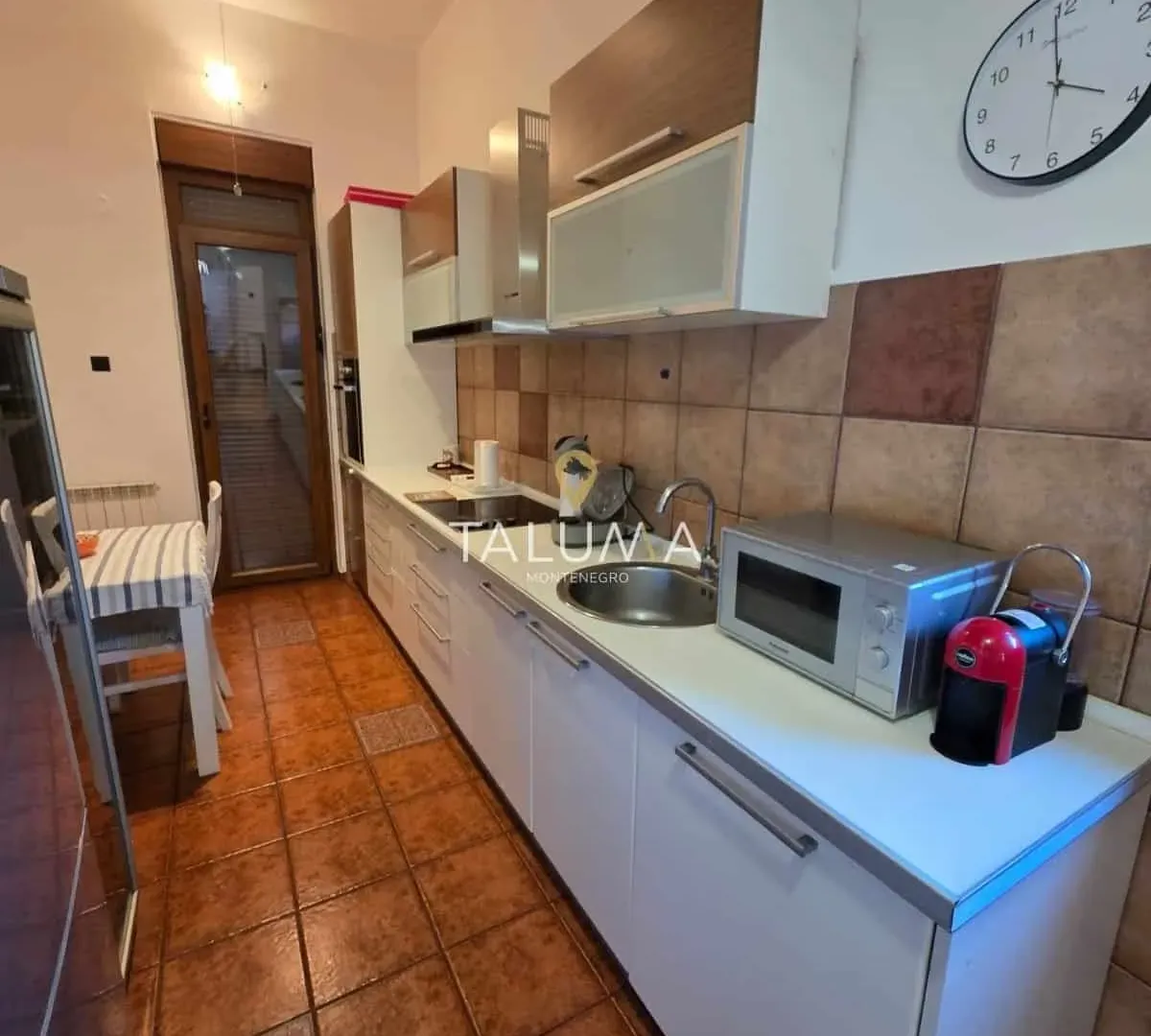 Rent, apartment, 300m², Gorica C, Podgorica