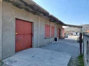 Izdavanje, poslovni prostor, 260m², Masline, Podgorica