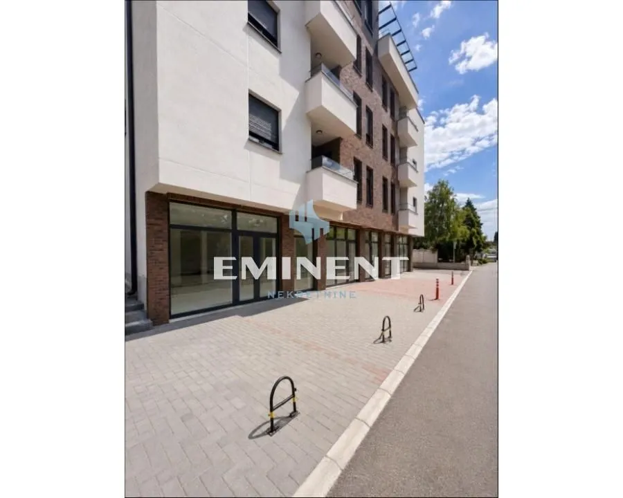 Izdavanje, poslovni prostor, 200m², Žarkovo, Beograd