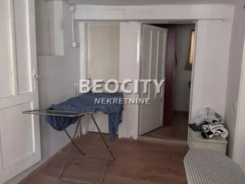 Izdavanje, kuća, 70m², Petrovaradin, Novi Sad - image 8