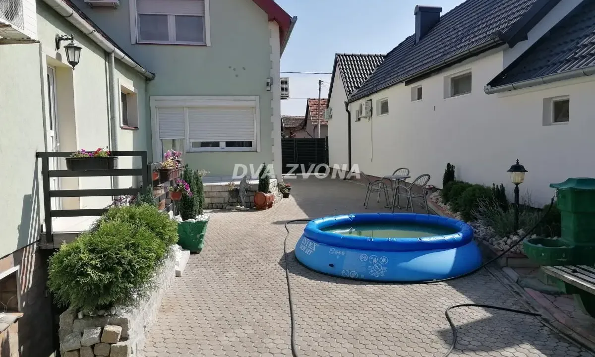 Sale, house, 178m², Beška, Inđija