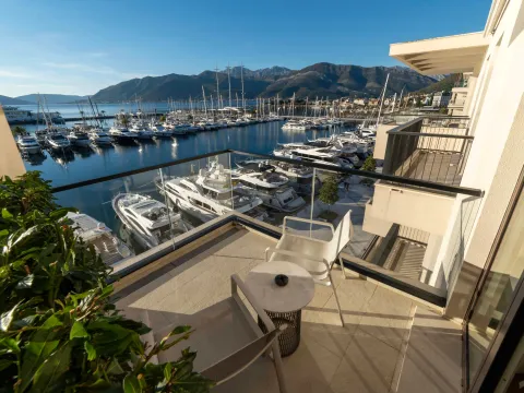 Sale, two bedroom apartment, 140m², Porto Montenegro, Tivat - image 19