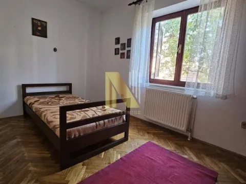 Sale, house, 331m², Lipov gaj, Novi Sad Sve Podlokacije - image 31