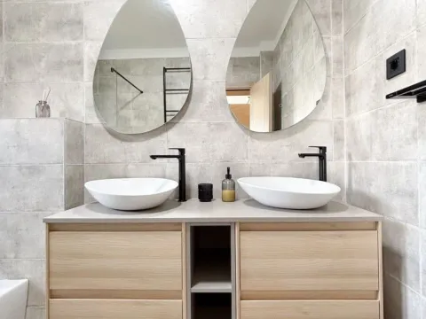 Izdavanje, kuća, 330m², Centar, Tivat - image 19