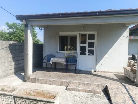Kuća in Spuž