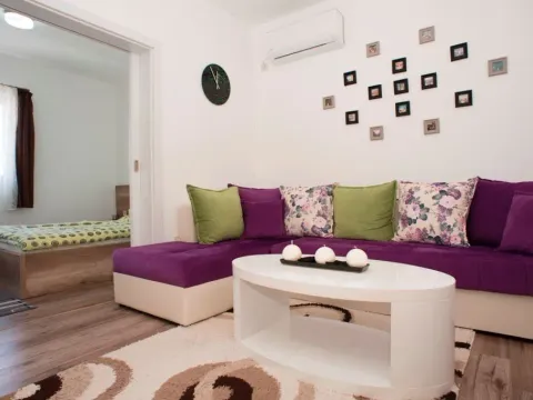 Izdavanje, jednosoban stan, 42m², Bečići, Budva - image 16