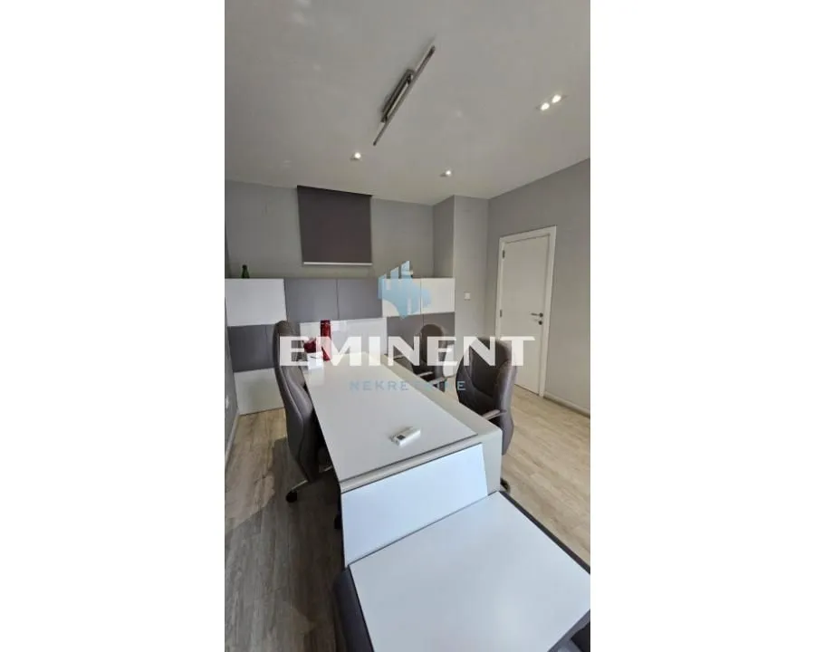 Sale, apartment, 118m², Đeram Pijaca, Beograd