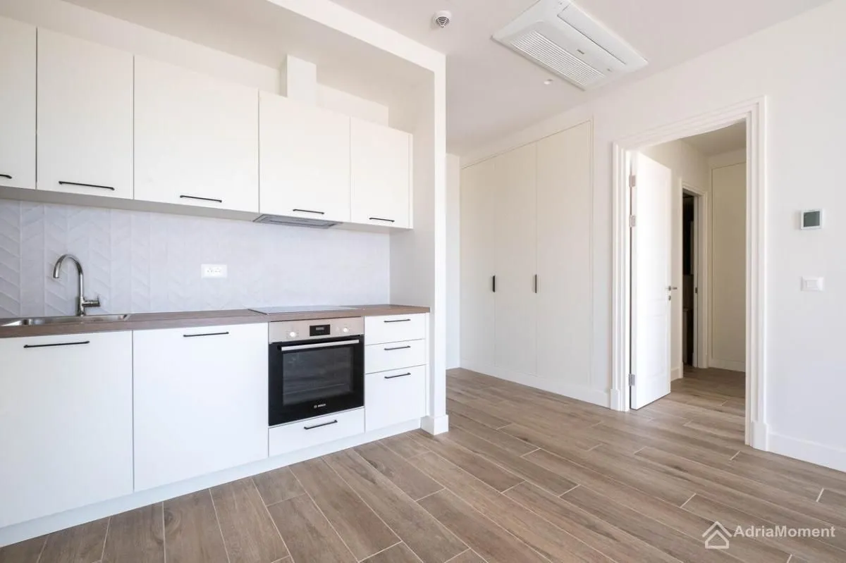 Prodaja, dvosoban stan, 93m², Radovići, Tivat