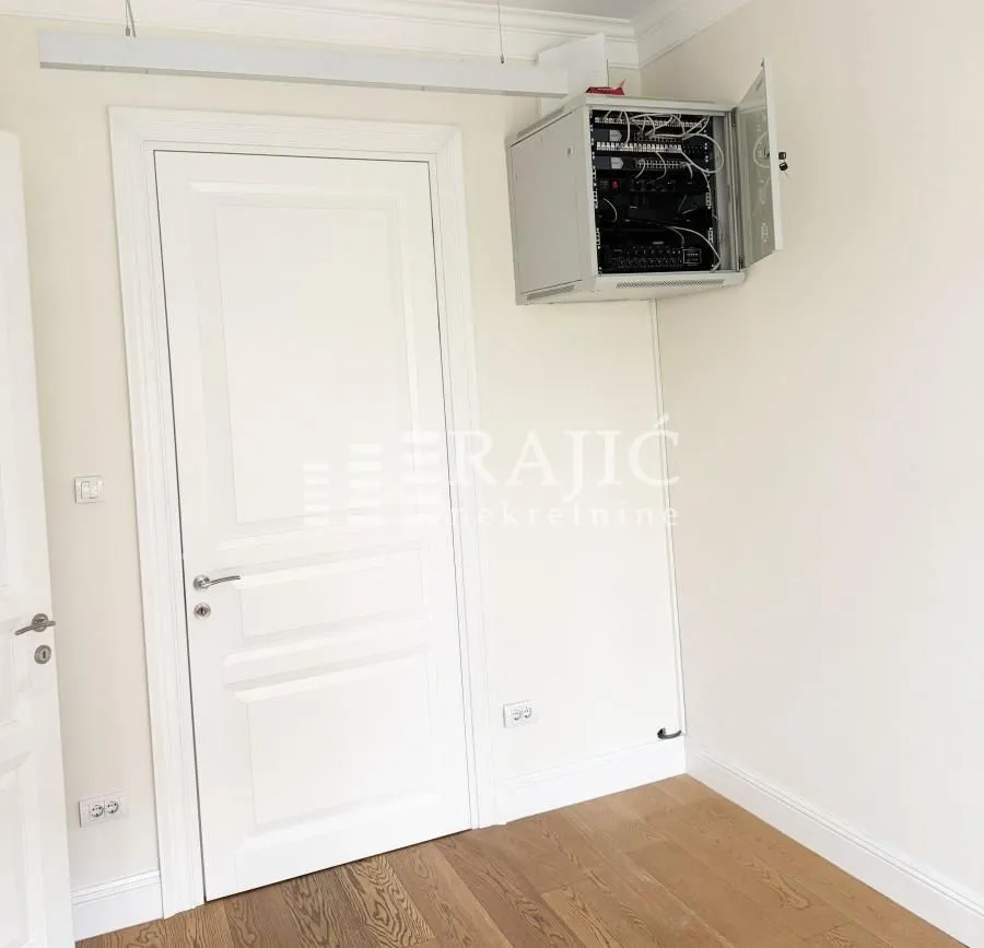Rent, office space, 145m², Stari Grad, Beograd