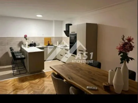 Izdavanje, četvorosoban stan, 114m², Grbavica, Novi Sad Sve Podlokacije - image 8