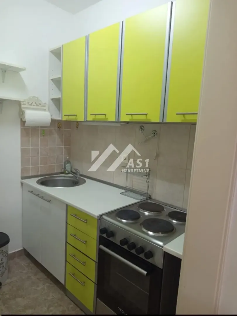 Izdavanje, jednosoban stan, 34m², Bulevar Evrope, Novi Sad Sve Podlokacije