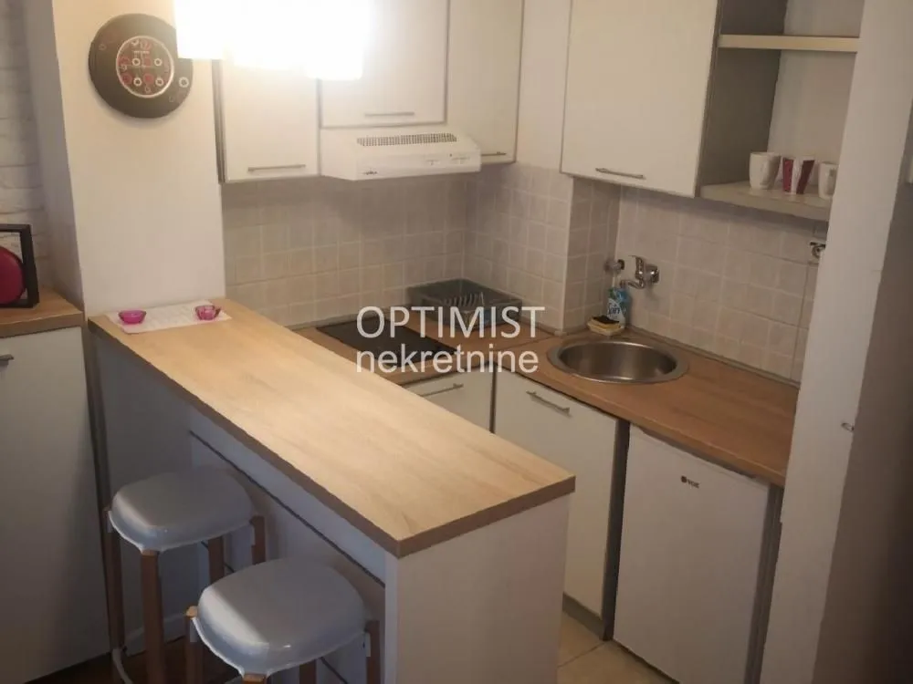 Rent, one bedroom apartment, 23m², Stari Grad, Beograd