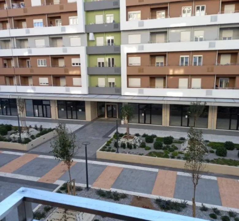 Izdavanje, jednosoban stan, 47m², Central Point, Podgorica