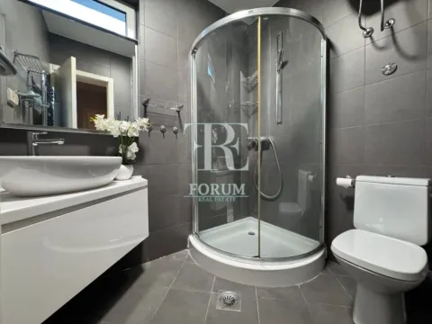 Izdavanje, dvosoban stan, 80m², Tološi, Podgorica - image 10