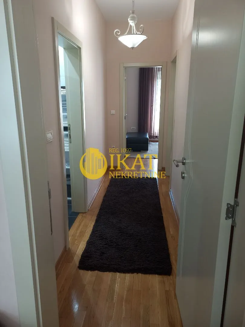 Izdavanje, trosoban stan, 100m², Lion, Zvezdara Sve Podlokacije