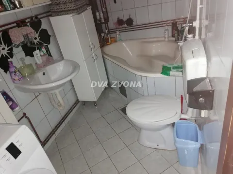 Prodaja, kuća, 292m², Sremska Kamenica, Petrovaradin - image 9