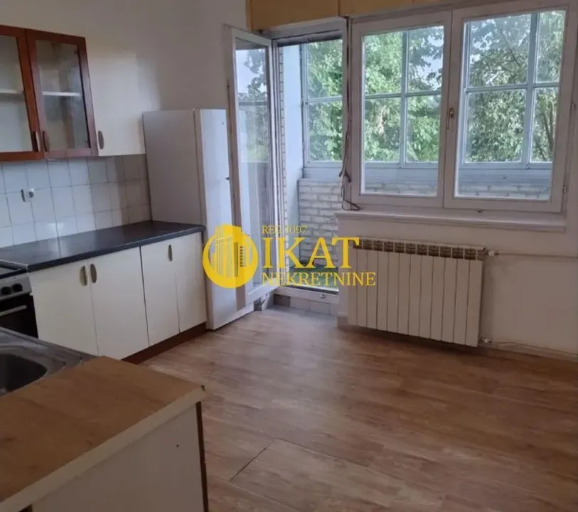 Izdavanje, dvosoban stan, 50m², Petlovo Brdo, Beograd