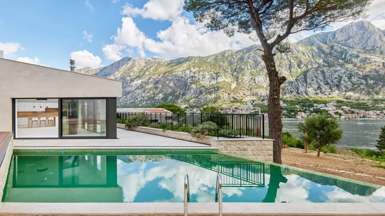 Sale, house, 479m², Prčanj, Kotor