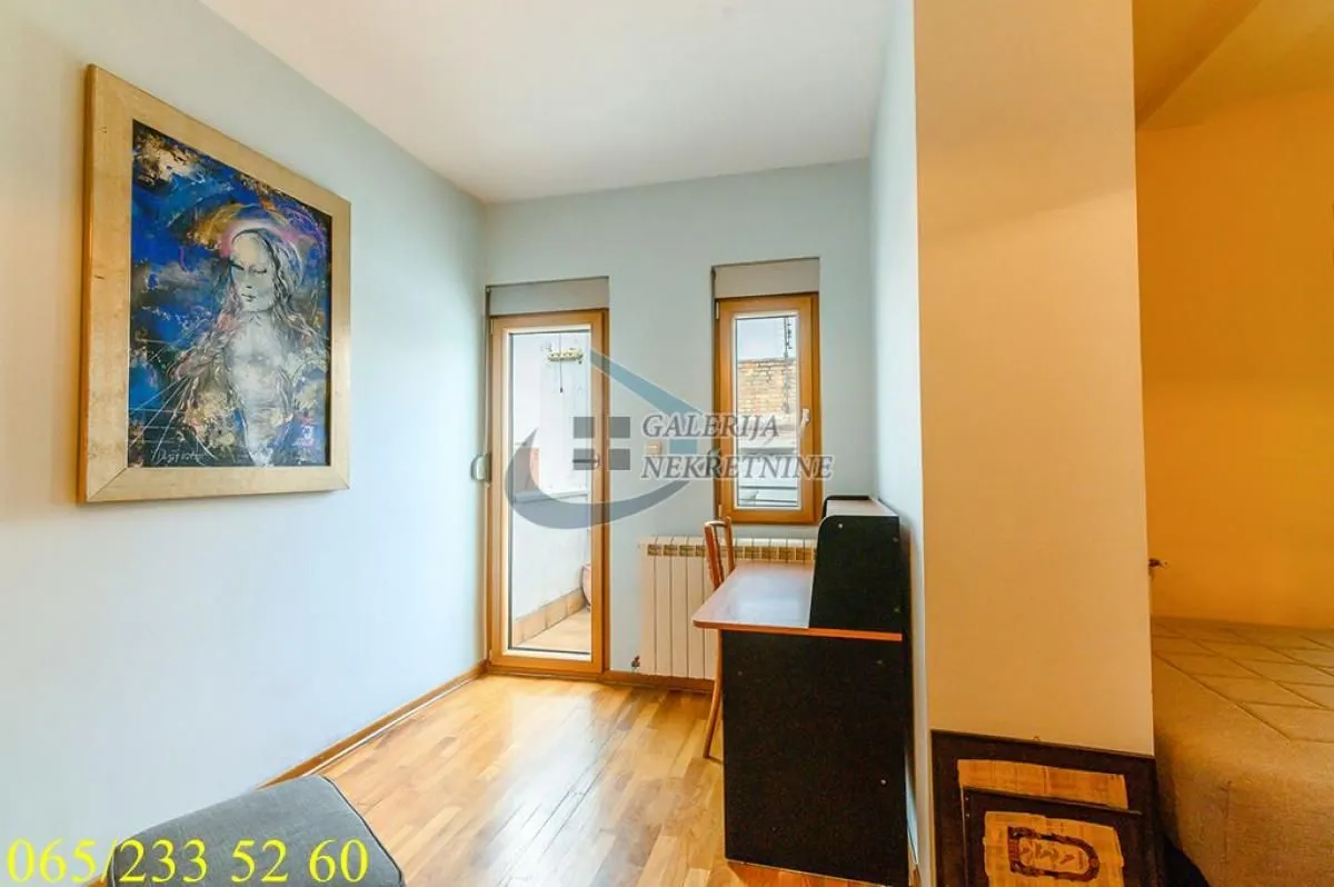 Sale, three bedroom apartment, 78m², Stari Grad, Beograd
