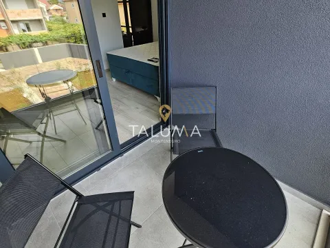 Izdavanje, kuća, 150m², Donja Gorica, Podgorica - image 16