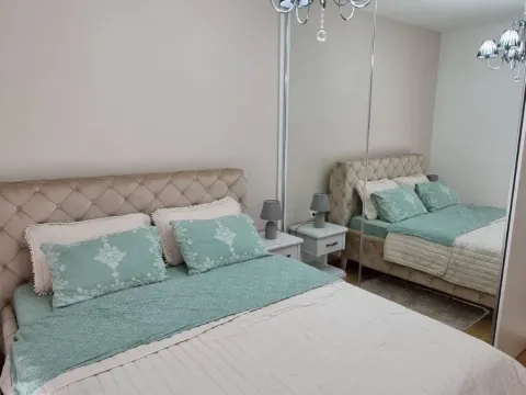 Rent, one bedroom apartment, 49m², Budva, Crna Gora - image 3