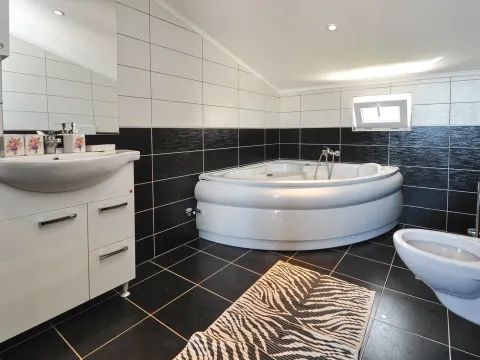 Sale, house, 260m², Bijela, Herceg Novi - image 5