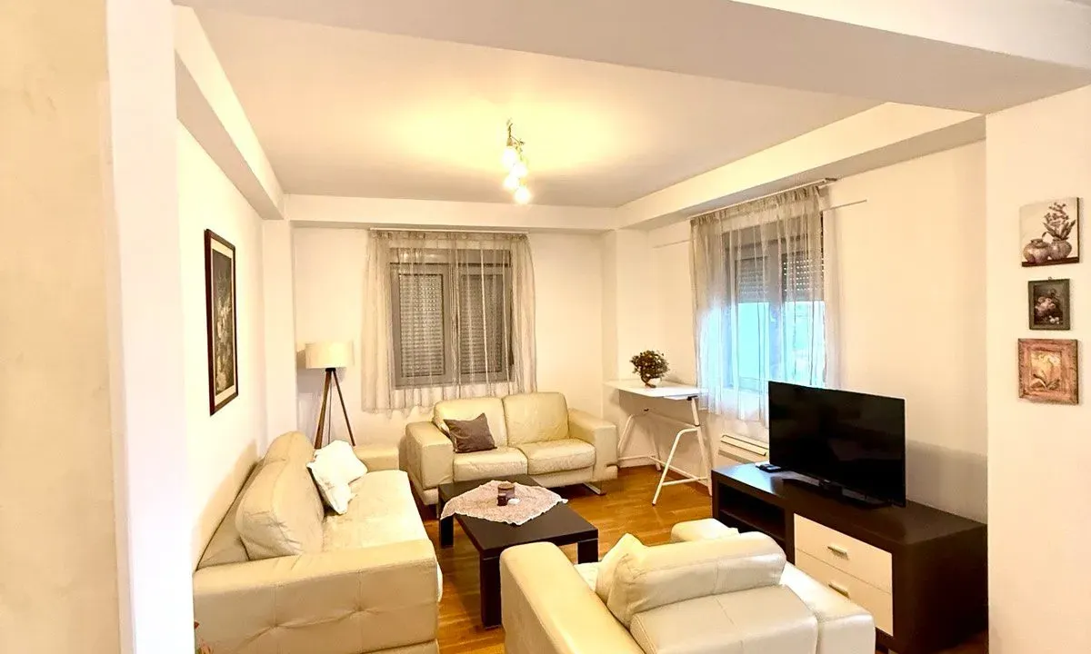 Izdavanje, trosoban stan, 86m², Centar, Podgorica